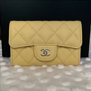 SOLD—NWT Chanel 22B Snap Card Holder Wallet